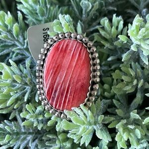 Navajo handmade spiny oyster ring 🧡